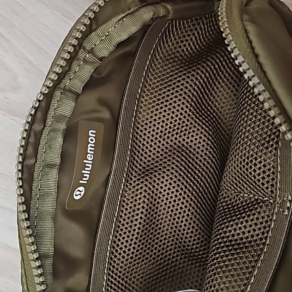 Lululemon belt bag - Picture 2 of 2